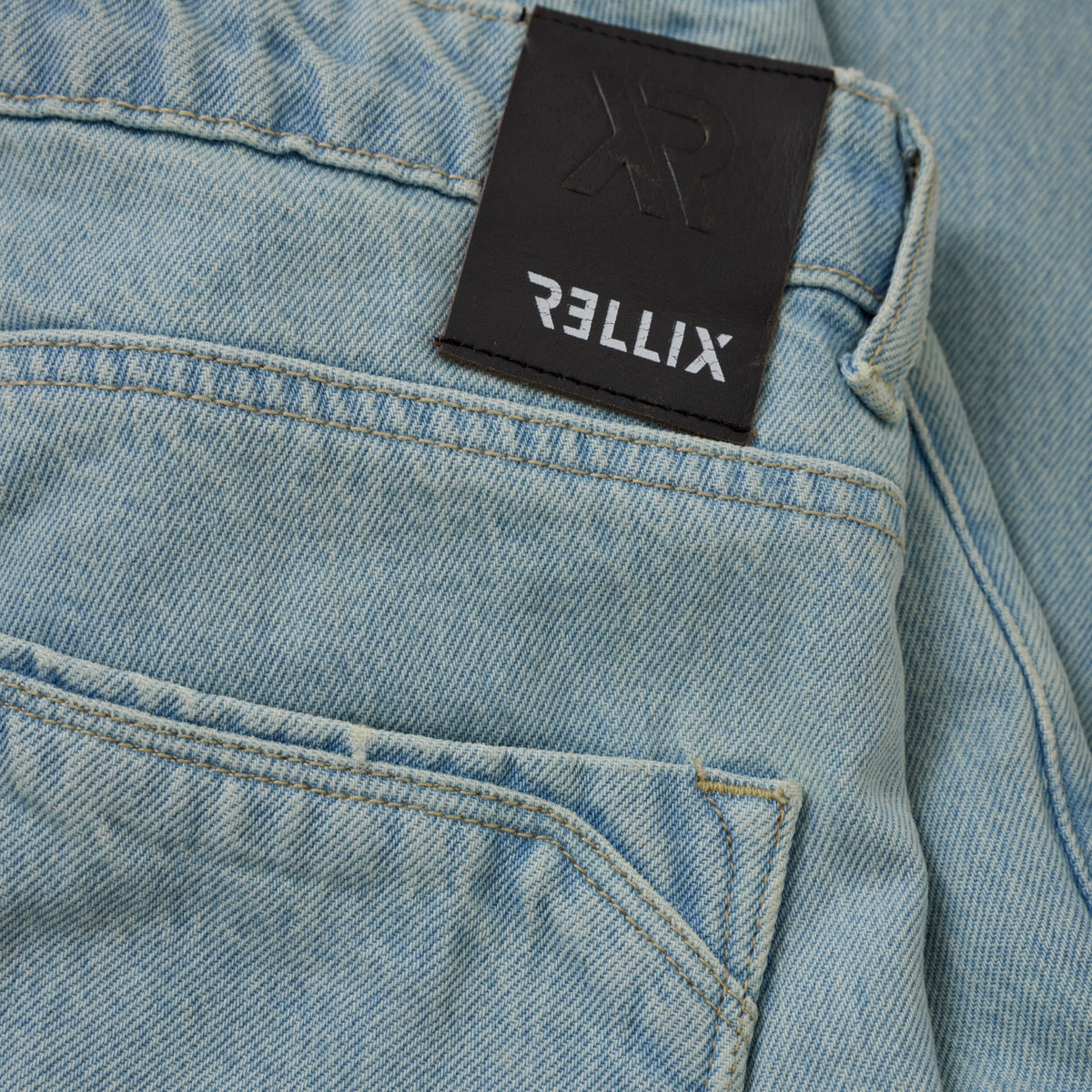 2619 Straight Wide Fit Jeans | Light Denim Blue